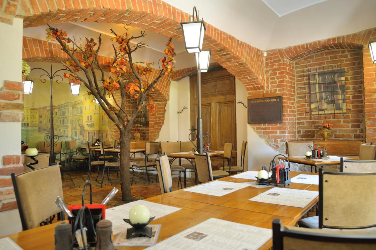 Hotel Via Ironia Vysoké Mýto 外观 照片