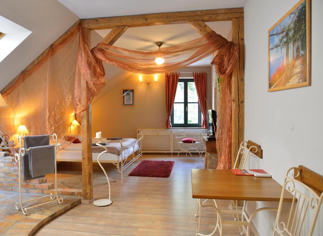 Hotel Via Ironia Vysoké Mýto 外观 照片